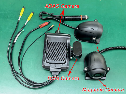 24 فولت 4CH AI Dash Cam Kit كاميرا أمن المركبات DVR مع كاميرا جانبية DMS ADAS BSD للشاحنة / الحافلة
